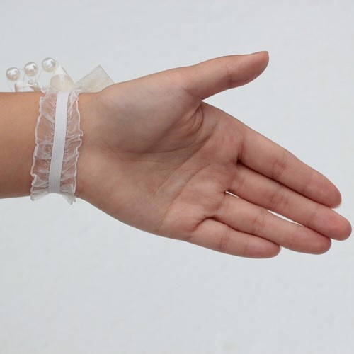 Luxe Polscorsage Lichtblauw Satijnroos met Broche en parels kant en klaar