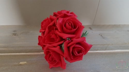 Foamroos Emilia Rood 6 cm bundel 7 stuks