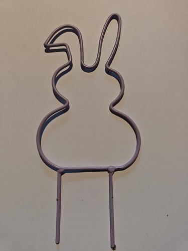 [A-025249] Metalen Frame Haas hangend oor op steker Lila 15 cm