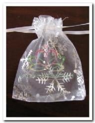 [A-004229] Cadeauzakje giftbag Organza Snowflake White Zilver 7x9 cm pak 50 stuks