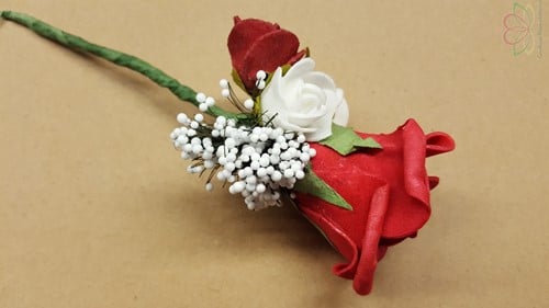 [A-012205] Corsage Roos WarmRood/Wit/Wit+1 donkerRood CPR151 Maatwerk