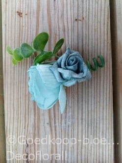 [A-015922] Corsage Ranonkel CRR 922 LichtBlauw GrijsBlauw Grijs Maatwerk