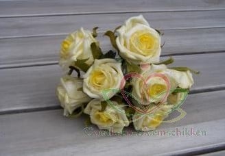 [A-010049] Foamroos Elegant Cremegeel Lichtgeel 5 cm per stuk